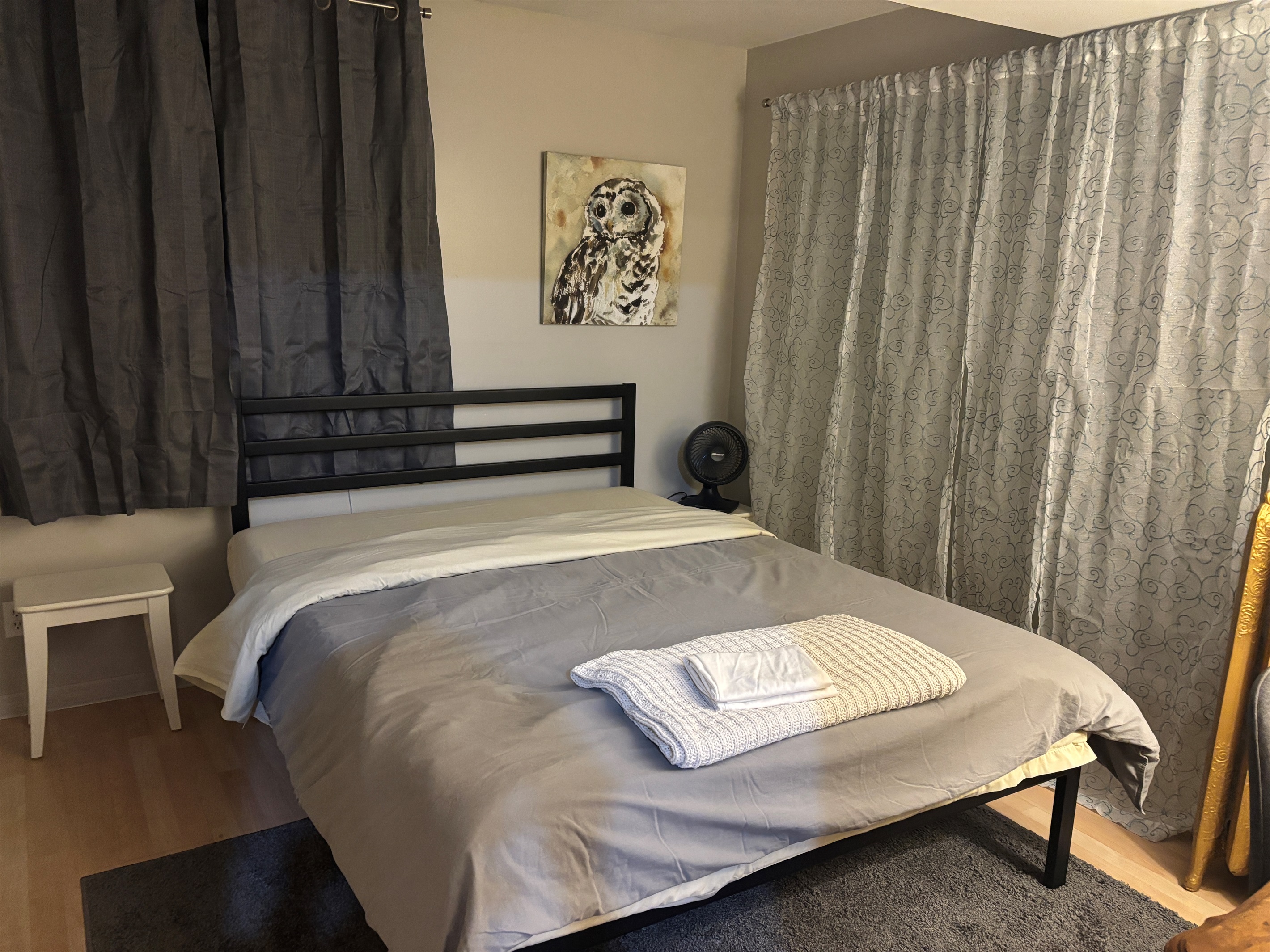Queen bedroom, in cozy private bedroom