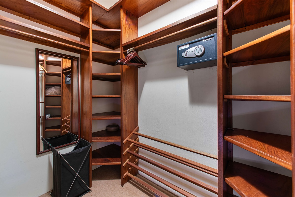 Large walk-in closet with ample space for your vacation wardrobe!