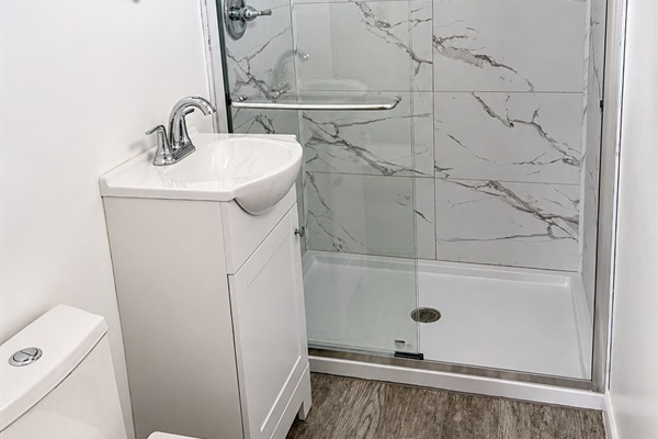 En-suite bathroom on the upper floor