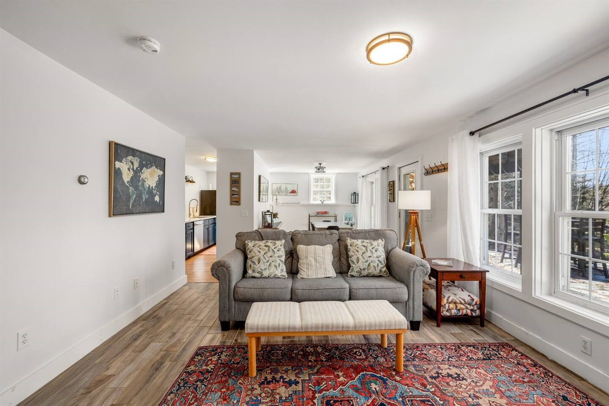 In-law suite: open concept and friendly environment 