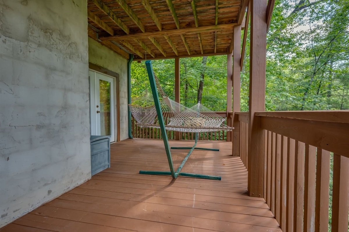 Lower level deck with hammock