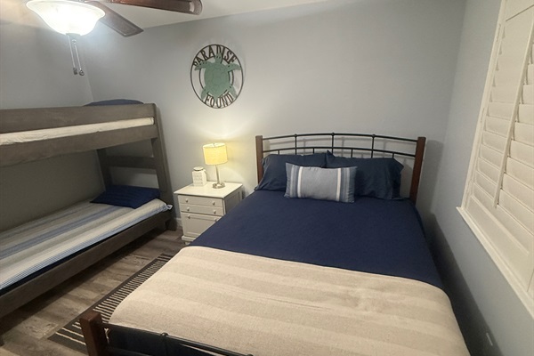 Guest bedroom, queen and twin bunk beds
