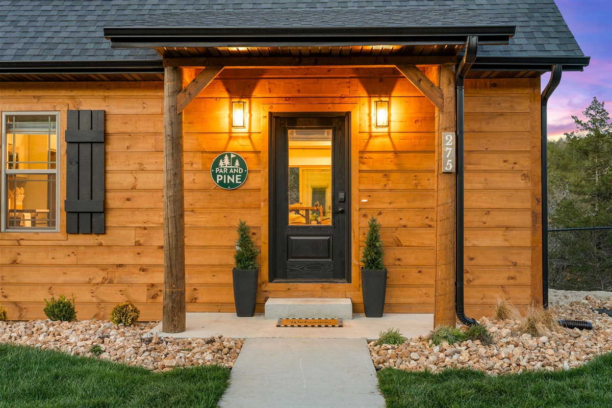 Welcome to Par and Pine in Tall Timbers. The best place to stay for those that love to play, relax and enjoy life together!