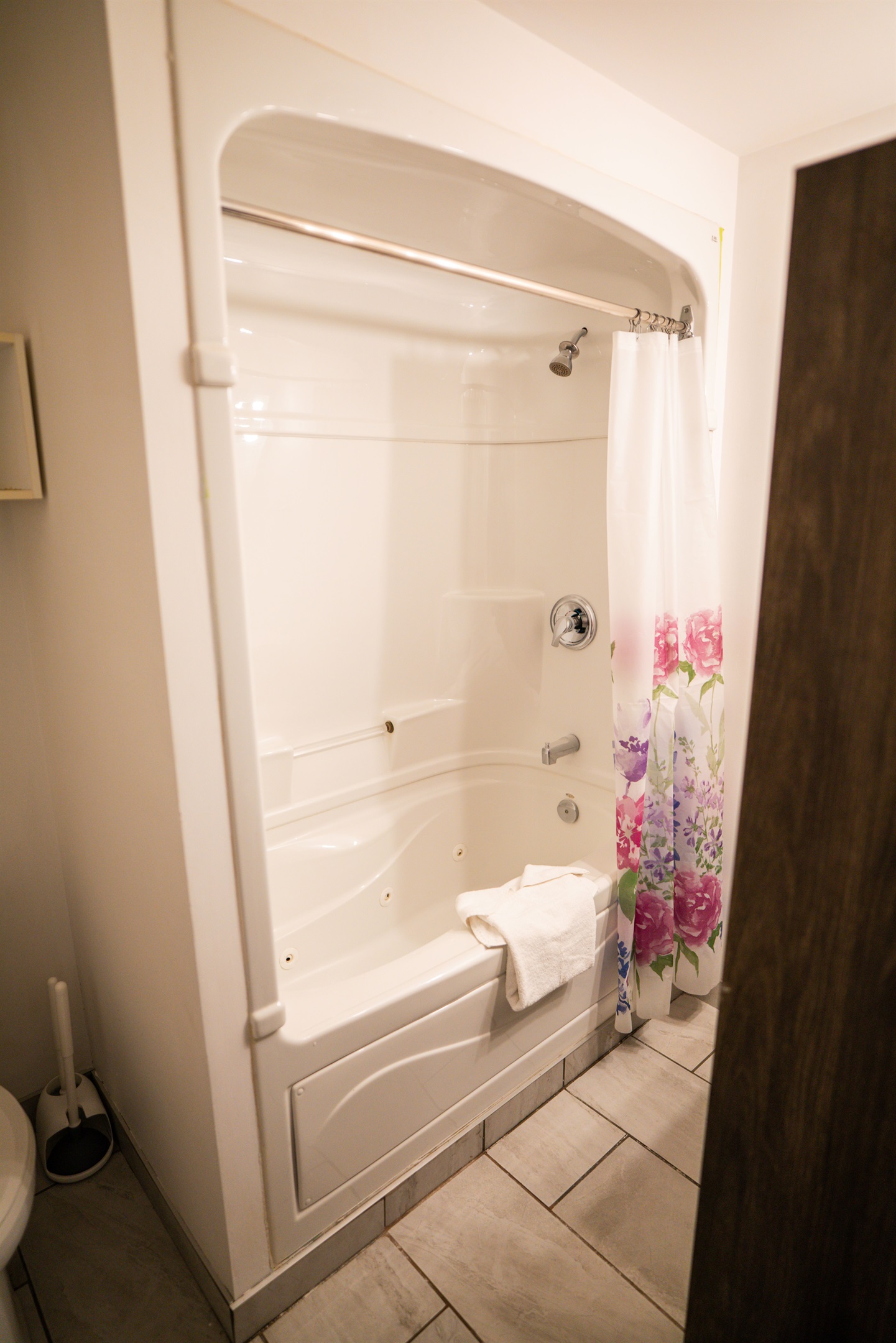 Shared Full-Bath