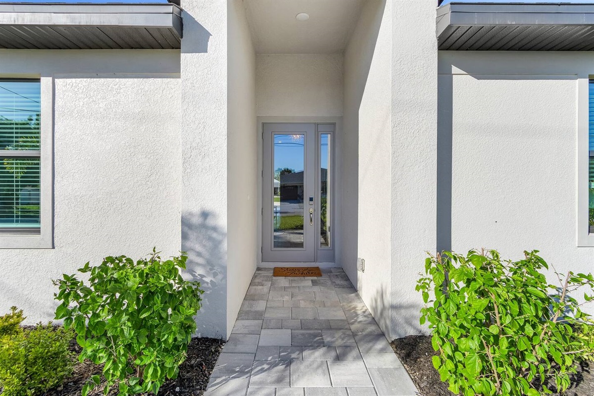 Let us welcome you to Villa Paradise Palms!