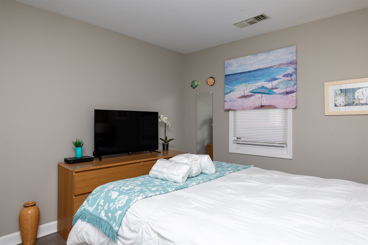 Queen sized cozy bed