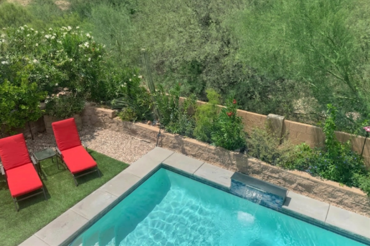 The desert open space behind our property ensures quiet and privacy.