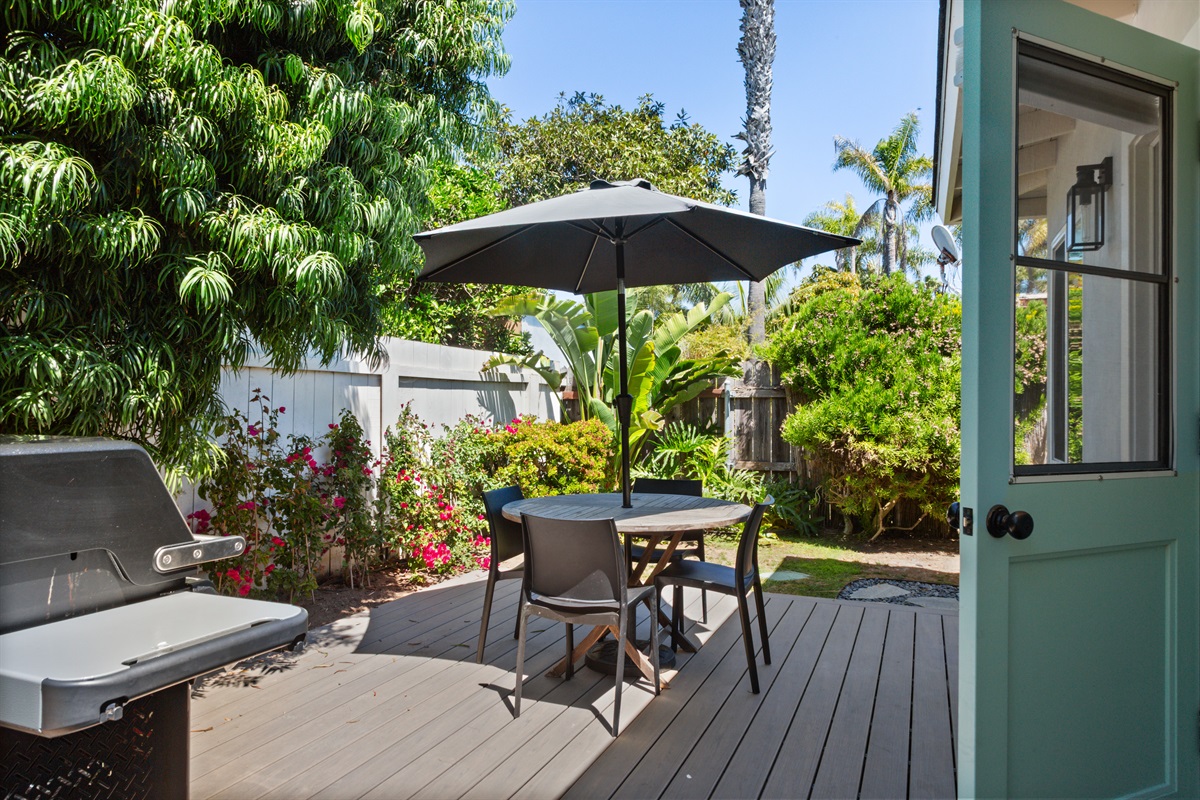 Lush private/gated patio off the kitchen