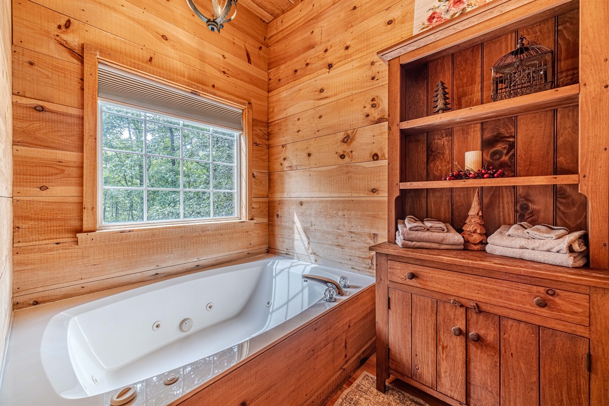 Ensuite Jetted Tub Master Bedroom