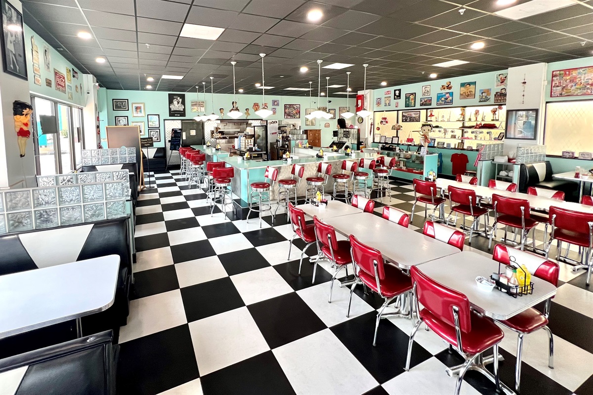 On site 50's diner for breakfast and lunch