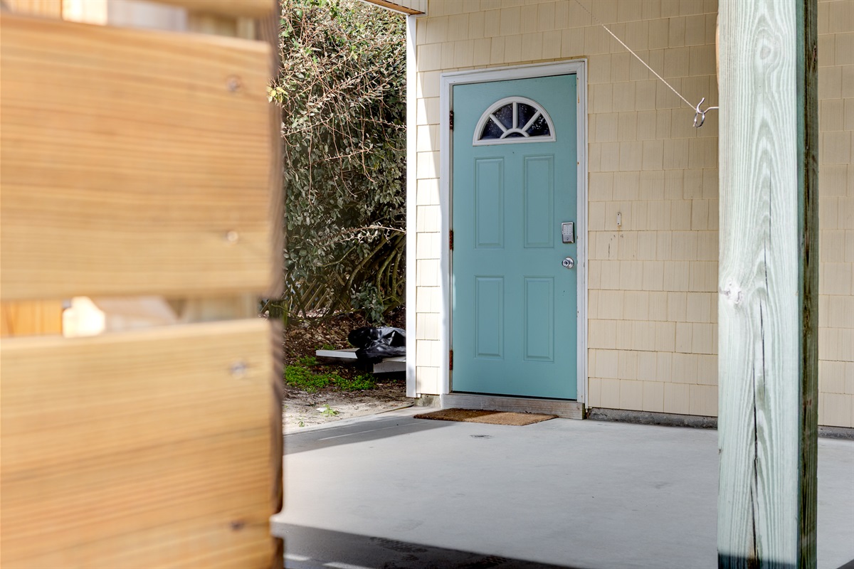 Enjoy easy, contactless access through this dedicated ground-floor entry
