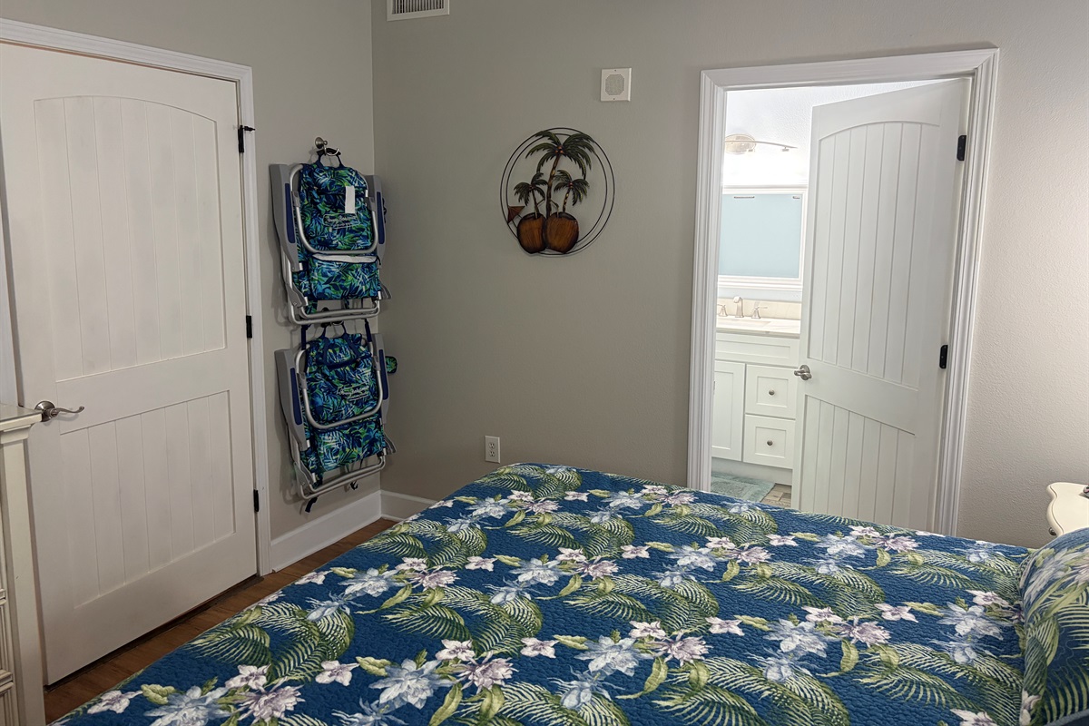 Master bedroom with en-suite bathroom