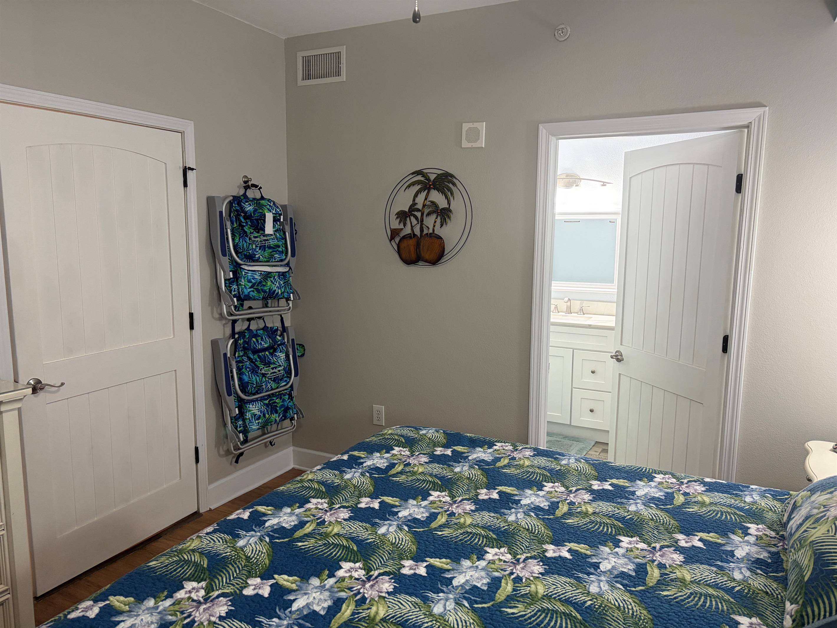 Master bedroom with en-suite bathroom
