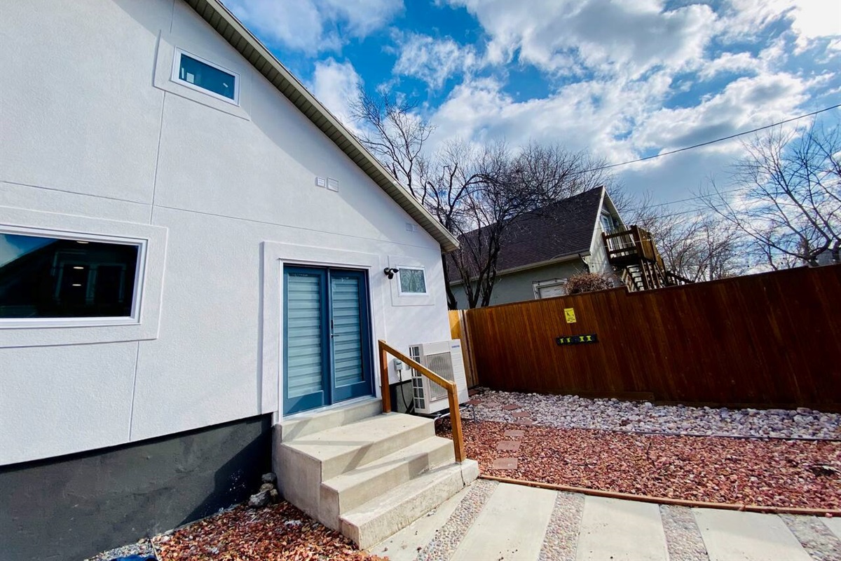 French doors open to your private backyard — with easy side-gate access to stash skis or snowboards after a day on the mountain.