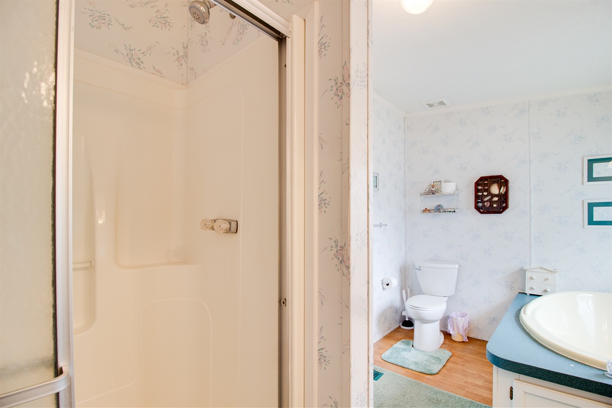Bathroom 1: Soaking Tub & Shower