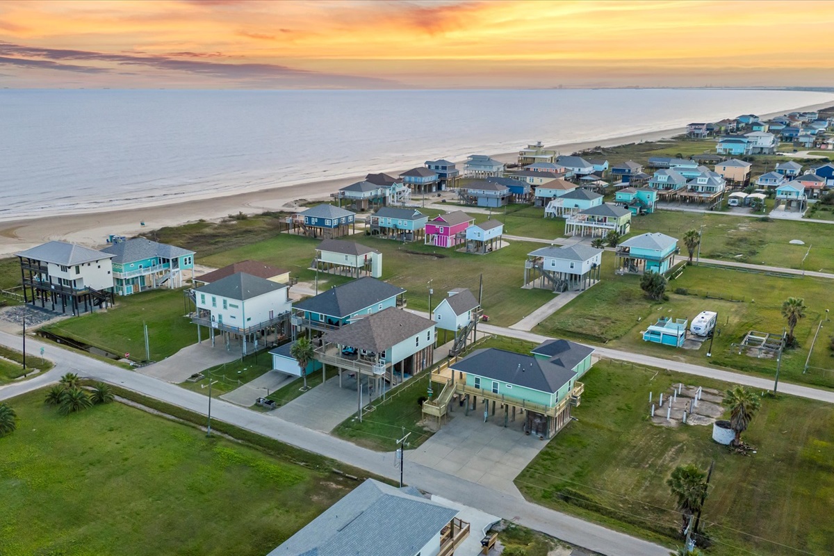 b24318843695486290183b968c9fa0ae Large | Beachhouse | Texas | TX | Vacation Homes | Galveston | Crystal Beach | Kokomo | Breezy Days | Beachfront Elegance | Sunrise Serenity | Southern Sands Property Management, LLC