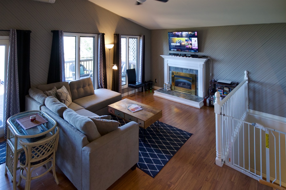 b24418e211e44b01ab54e4fff6f83e95 Large