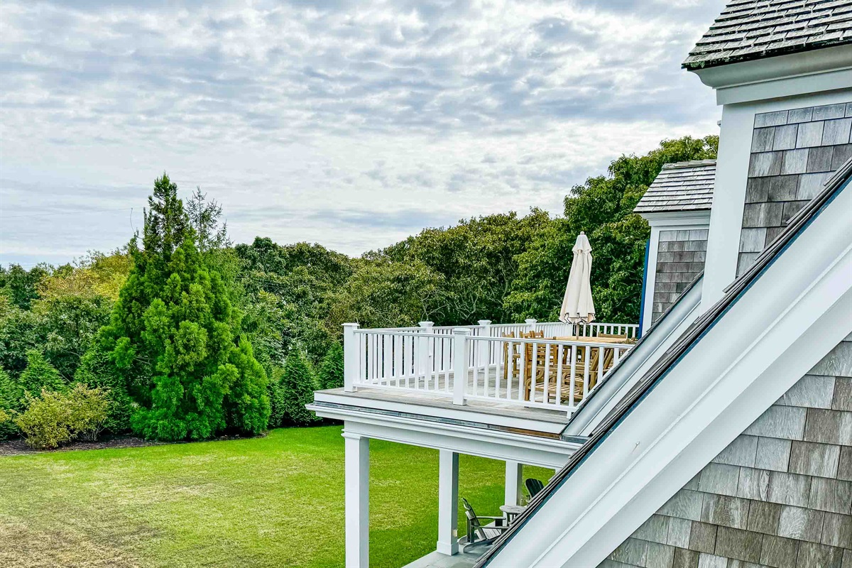 Kitchen Deck looking to LR deck
