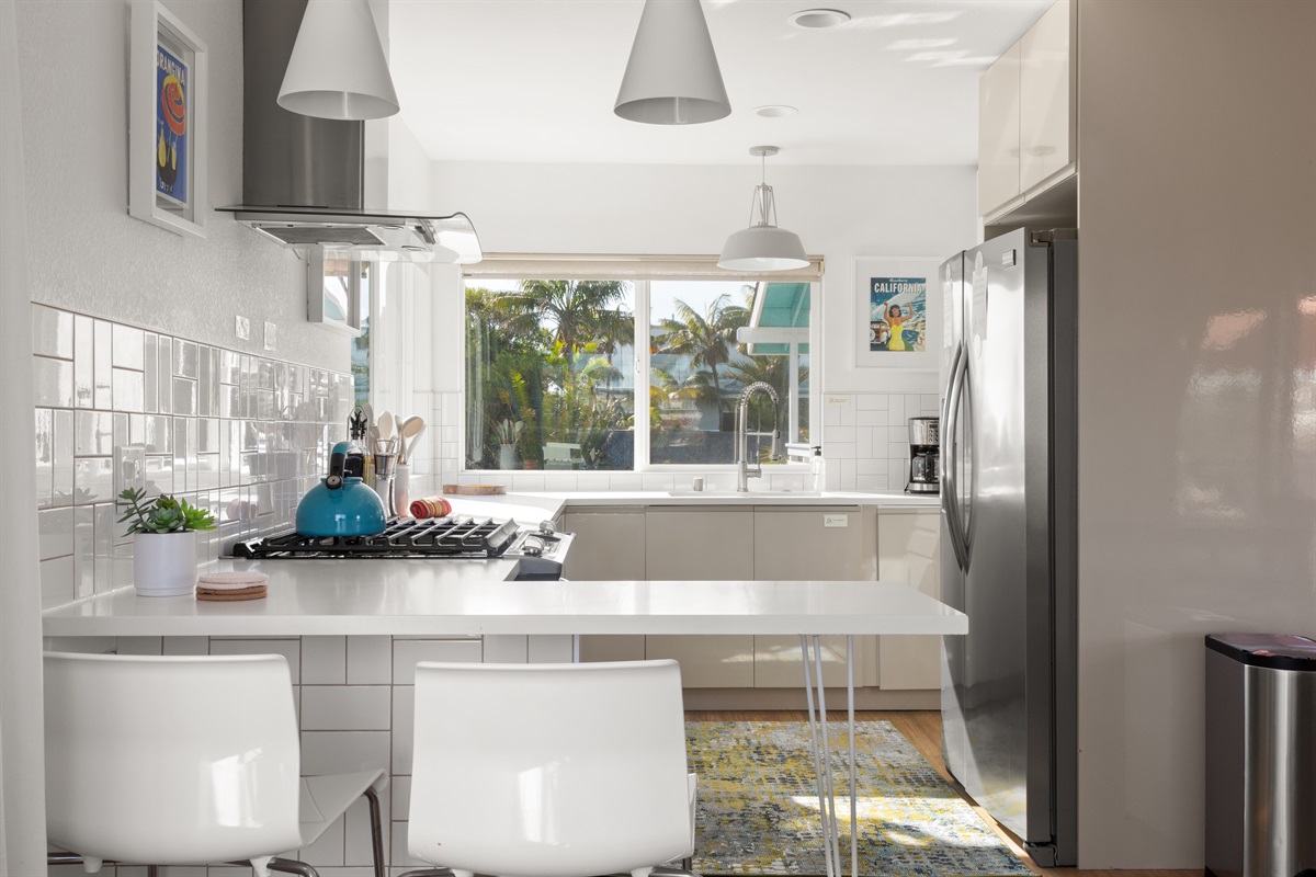 Fully equipped kitchen - ocean view