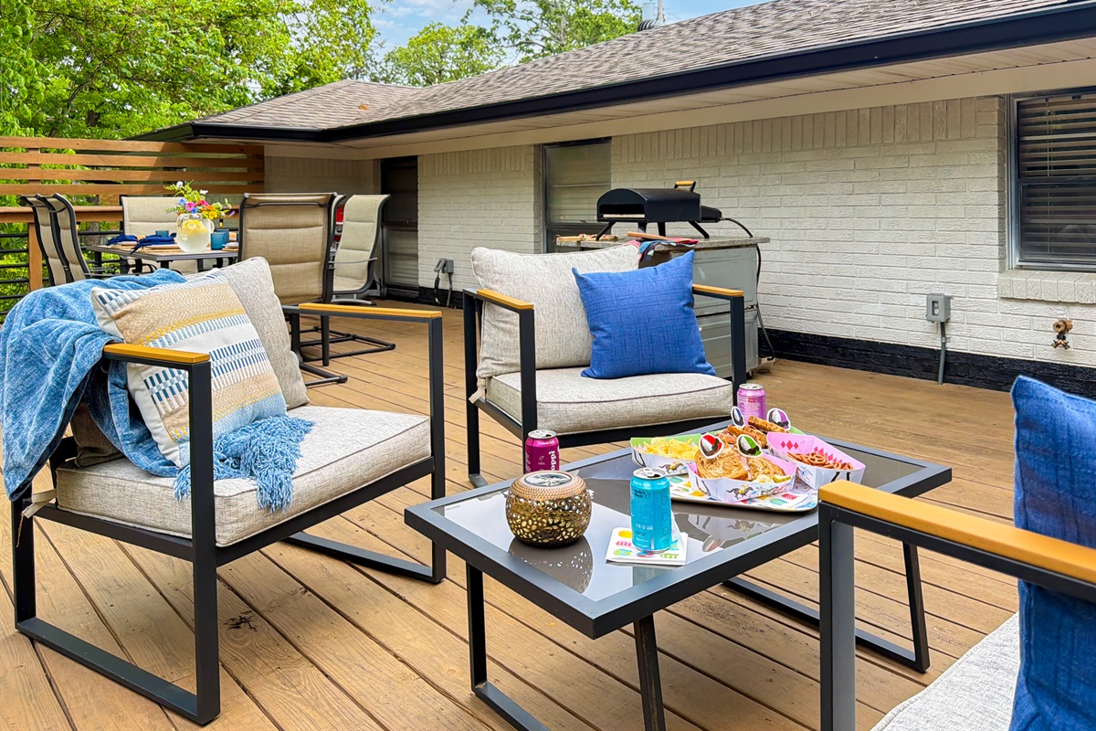 Bring your drinks and snacks out here.