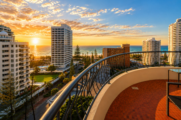 Robin's Oceanview Penthouse | 1 Min to Beach