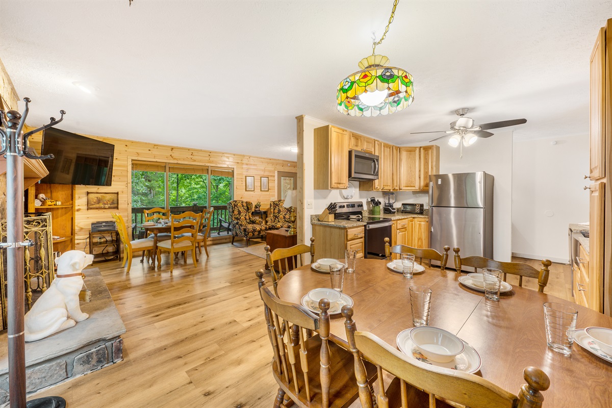 Spacious living and dining area