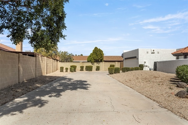 3BR w/ FREE Pool Heat | Hatcher Hideaway — 3BR w/ FREE Pool Heat | Hatcher Hideaway, Glendale, Arizona — photo 41