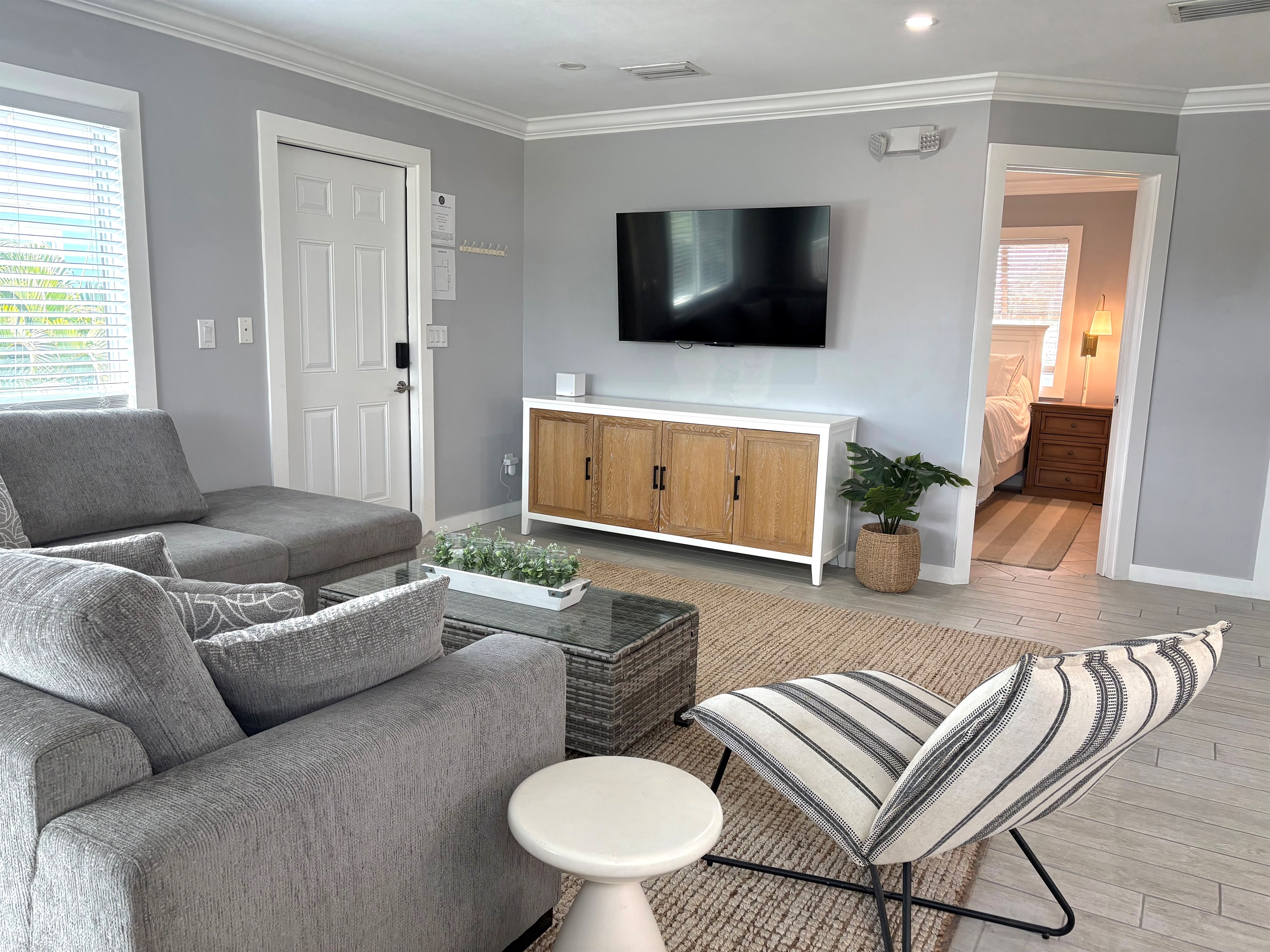 Vista (upper unit) Living Room Alt View