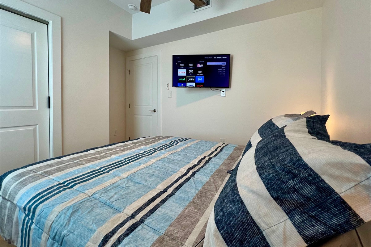 Third Bedroom Upstairs - (1) Queen Bed