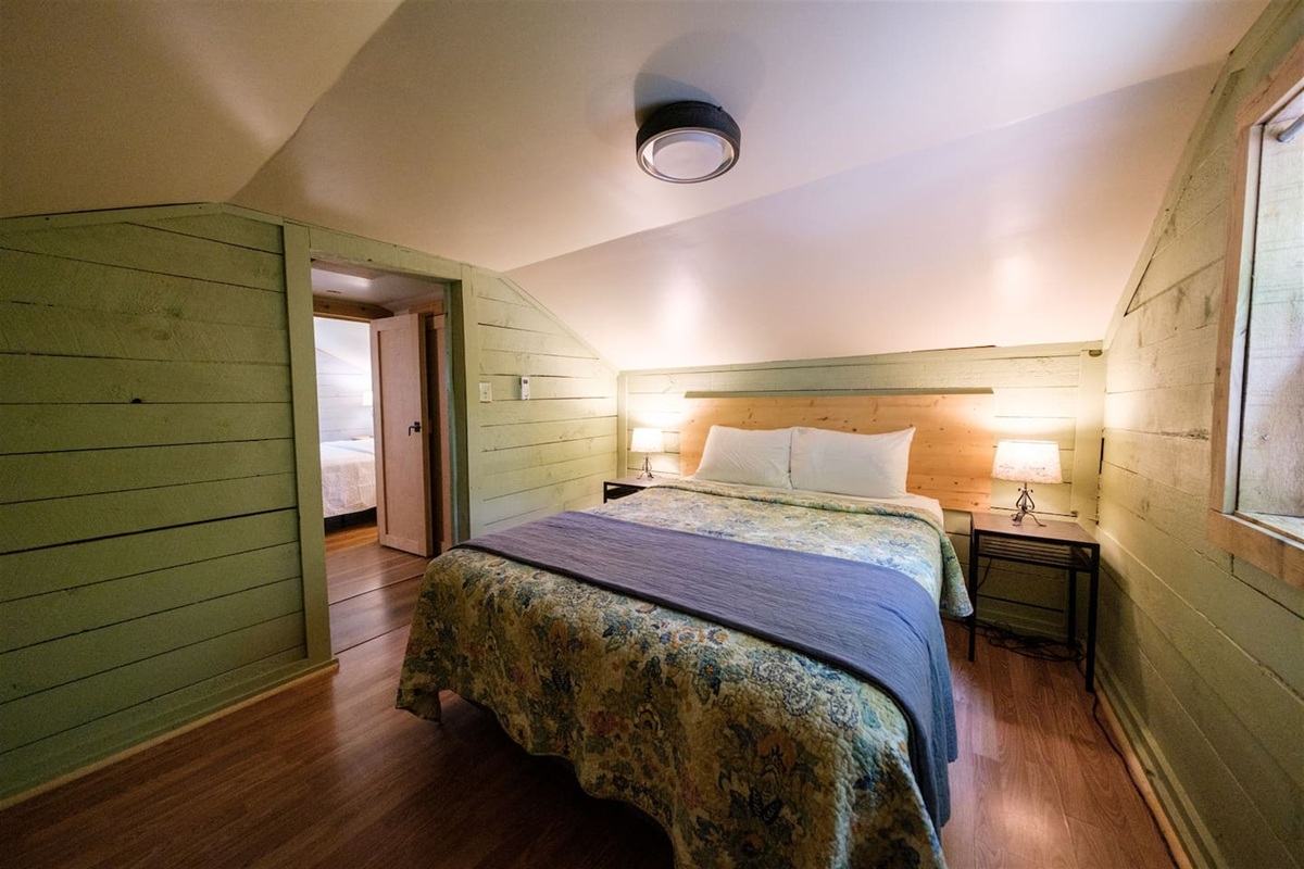 upstairs bedroom 2