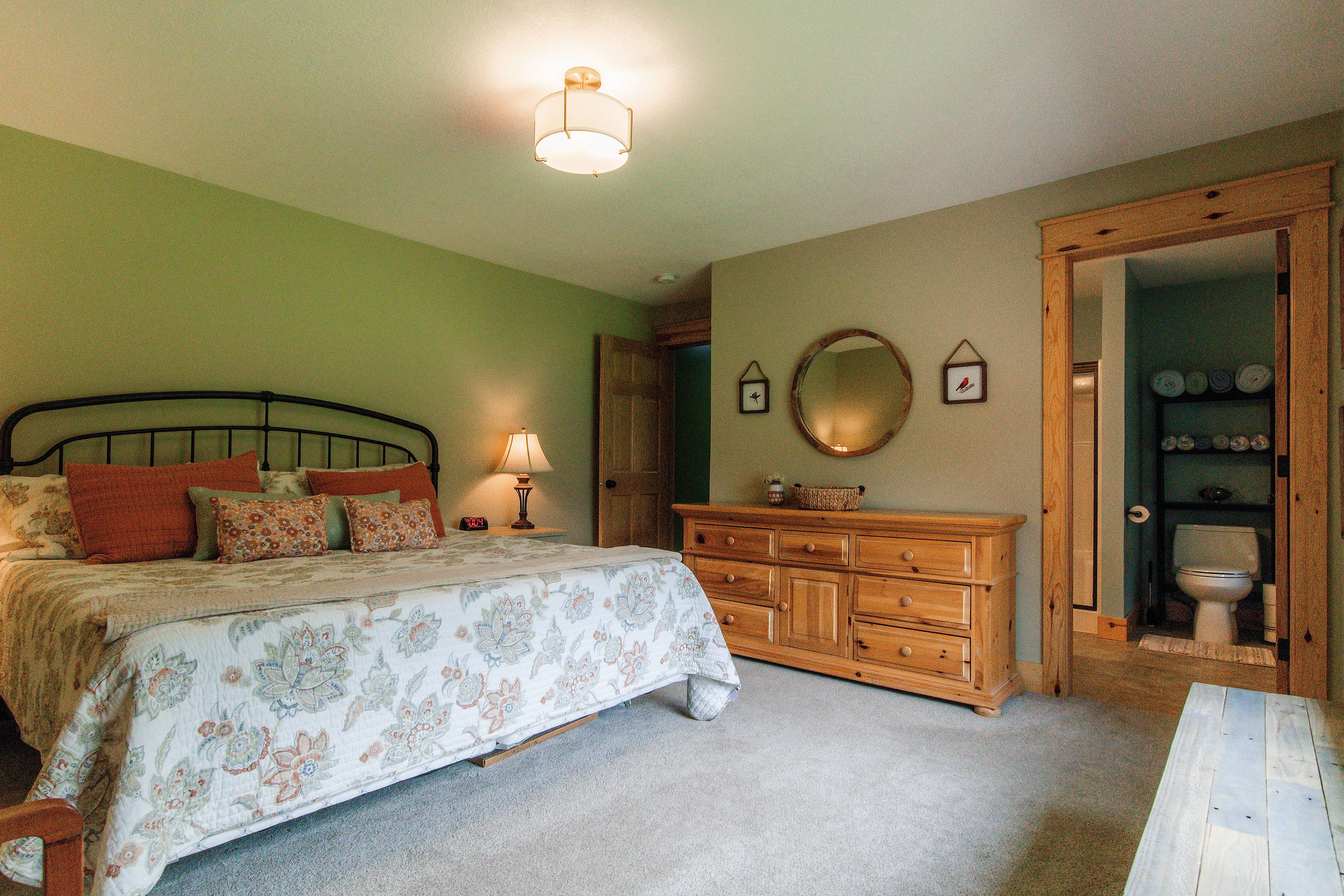 Luxurious King bed with a private en-suite bathroom.