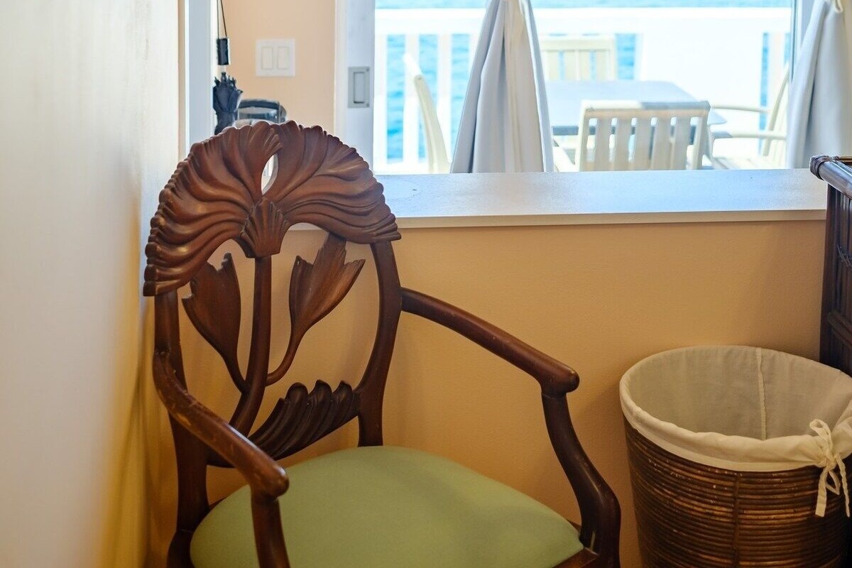 Is this where your beach towel will rest to dry?