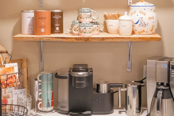 Coffee anyone? Choose from Keurig pods, a full pot, or our new Ninja Luxe Cafe! Enjoy crafting a fresh espresso, latte, or cold brew right from the comfort of your vacation home.