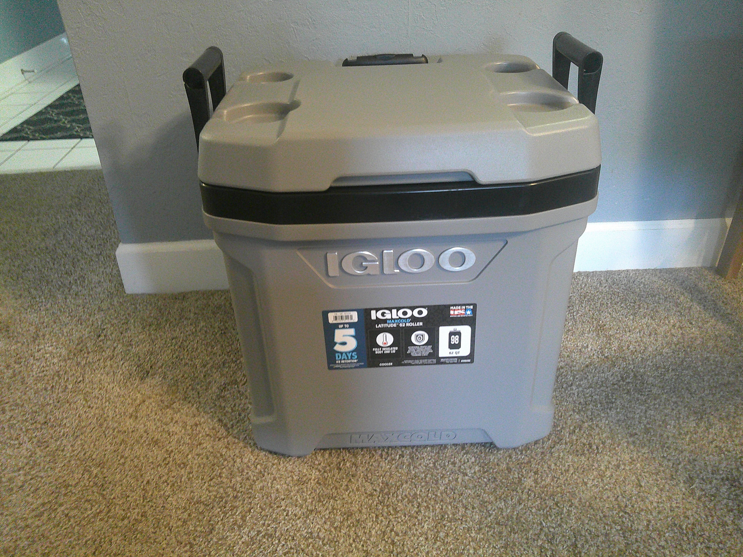 Cooler with wheels