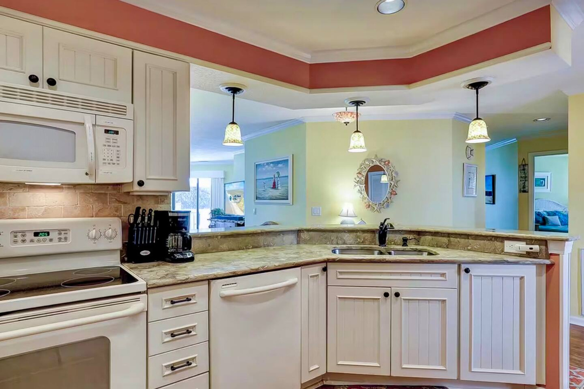 Fully equipped kitchen
