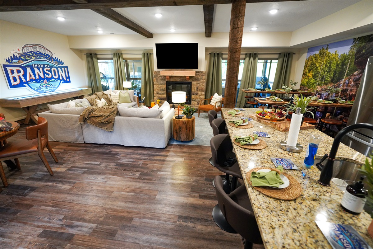 Welcome to Show Me Branson! The perfect place to play and relax after a day of adventure in Branson!