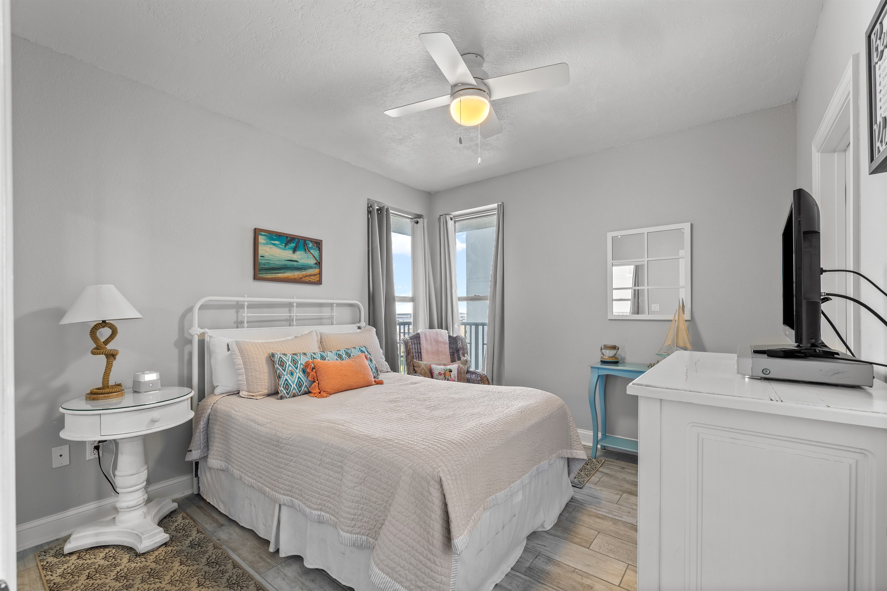 2nd Bedroom (Queen)