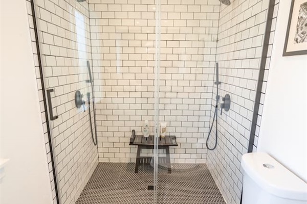 Guest House Bathroom - Double Shower Heads