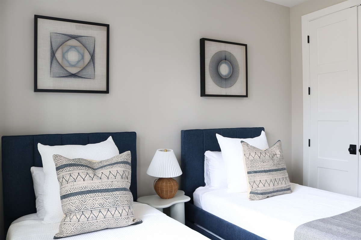 Twin room with trundles