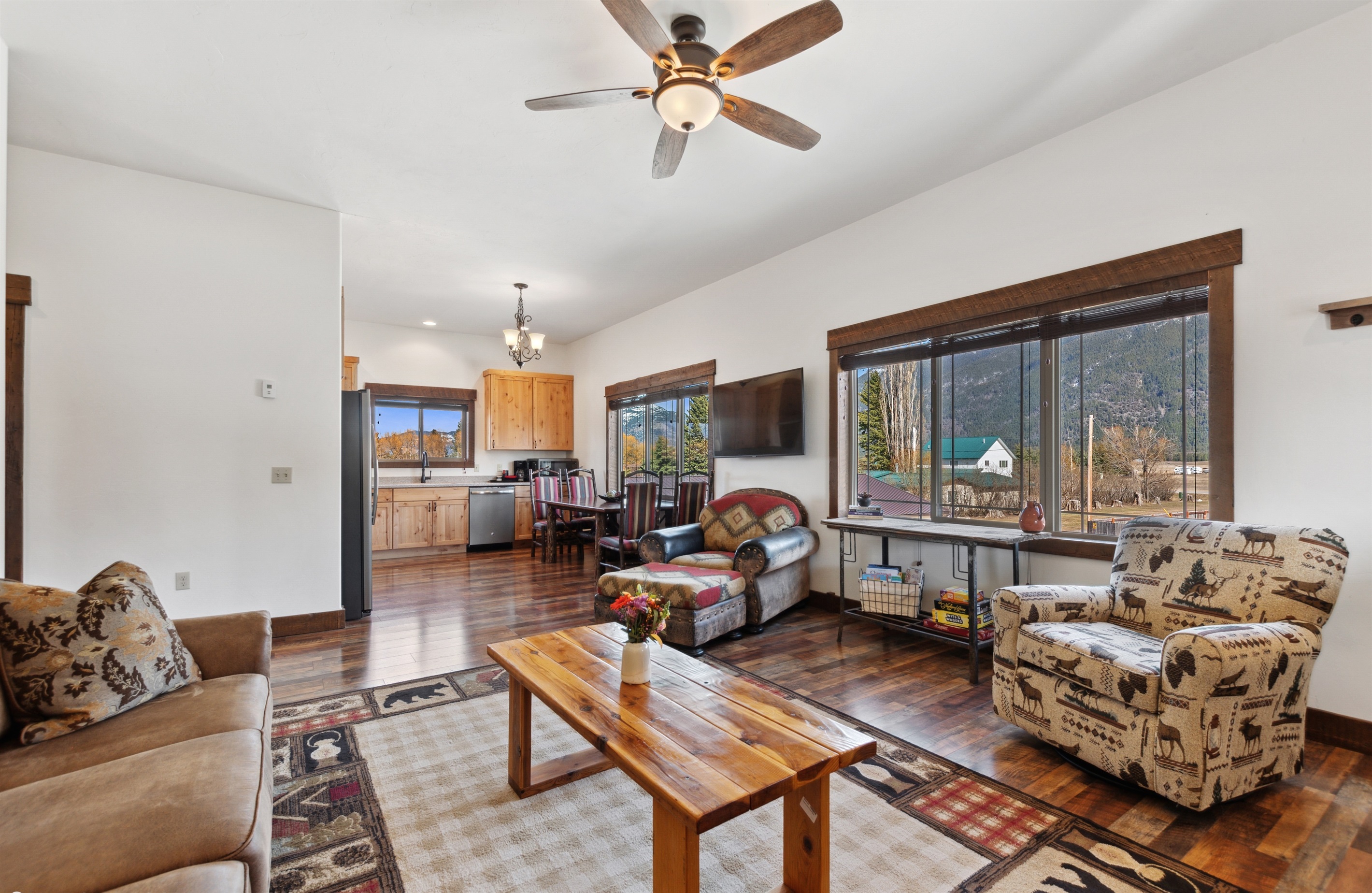 Bright and airy space with rustic charm and stunning mountain views!