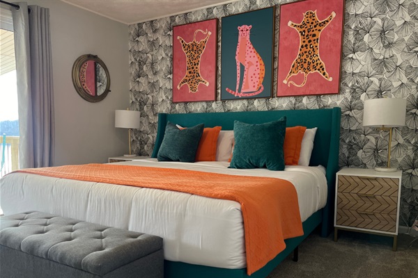 Bedroom #1- king bed 