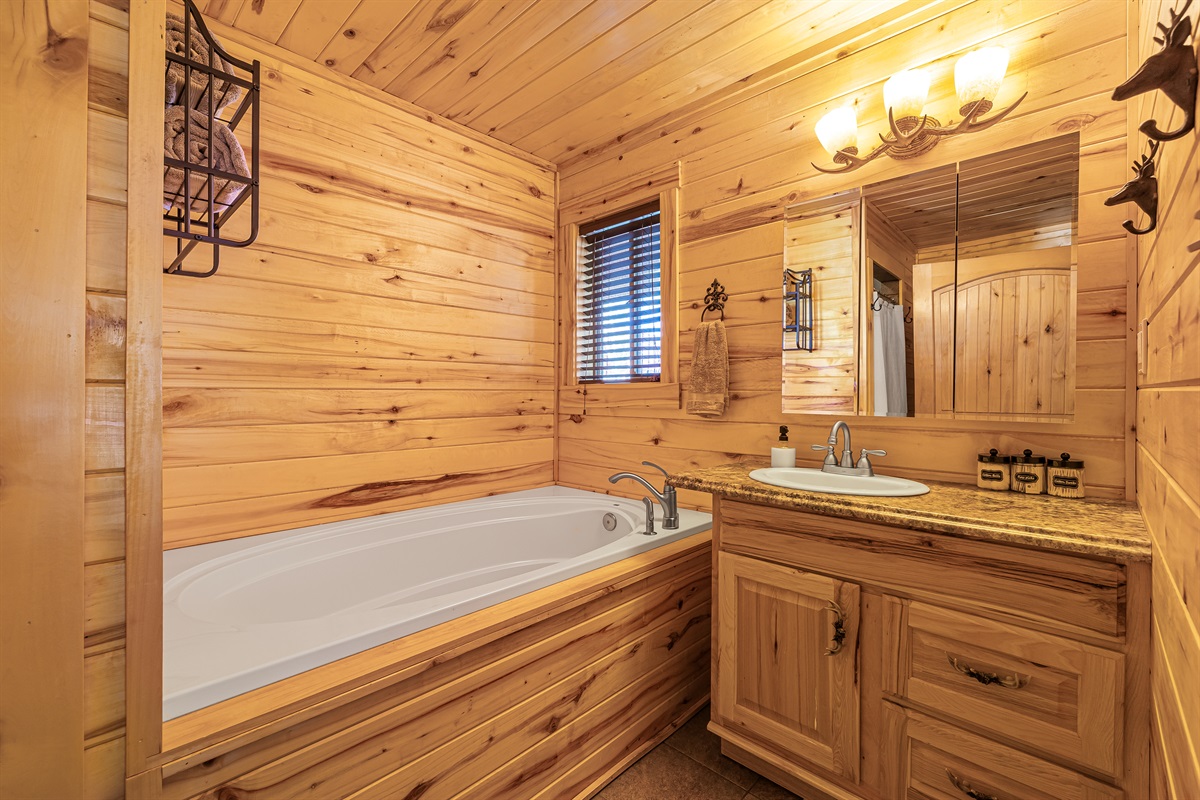 Master bedroom private ensuite bathroom