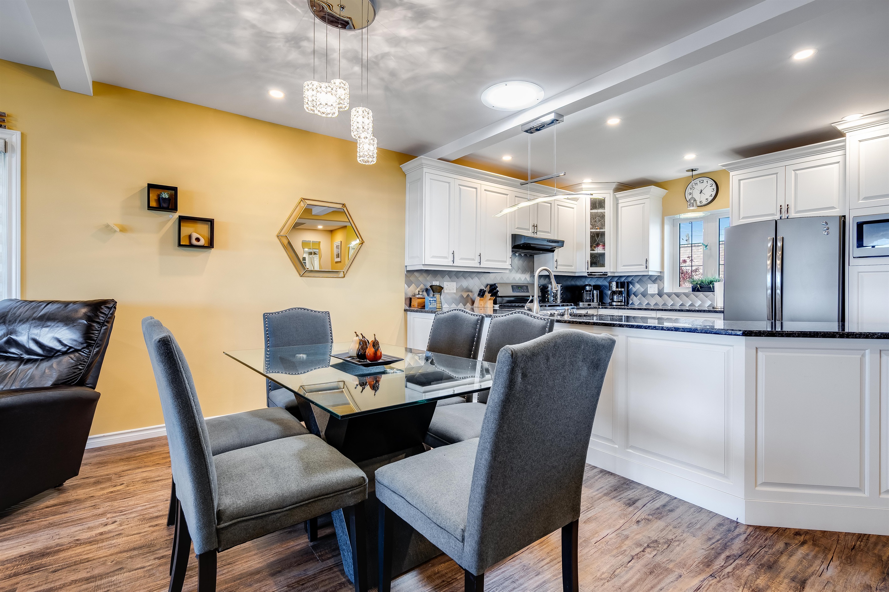 Kitchen / Dining Room
