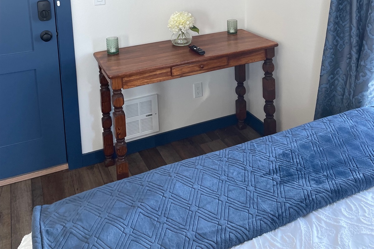 Charming area for sitting & watching TV.