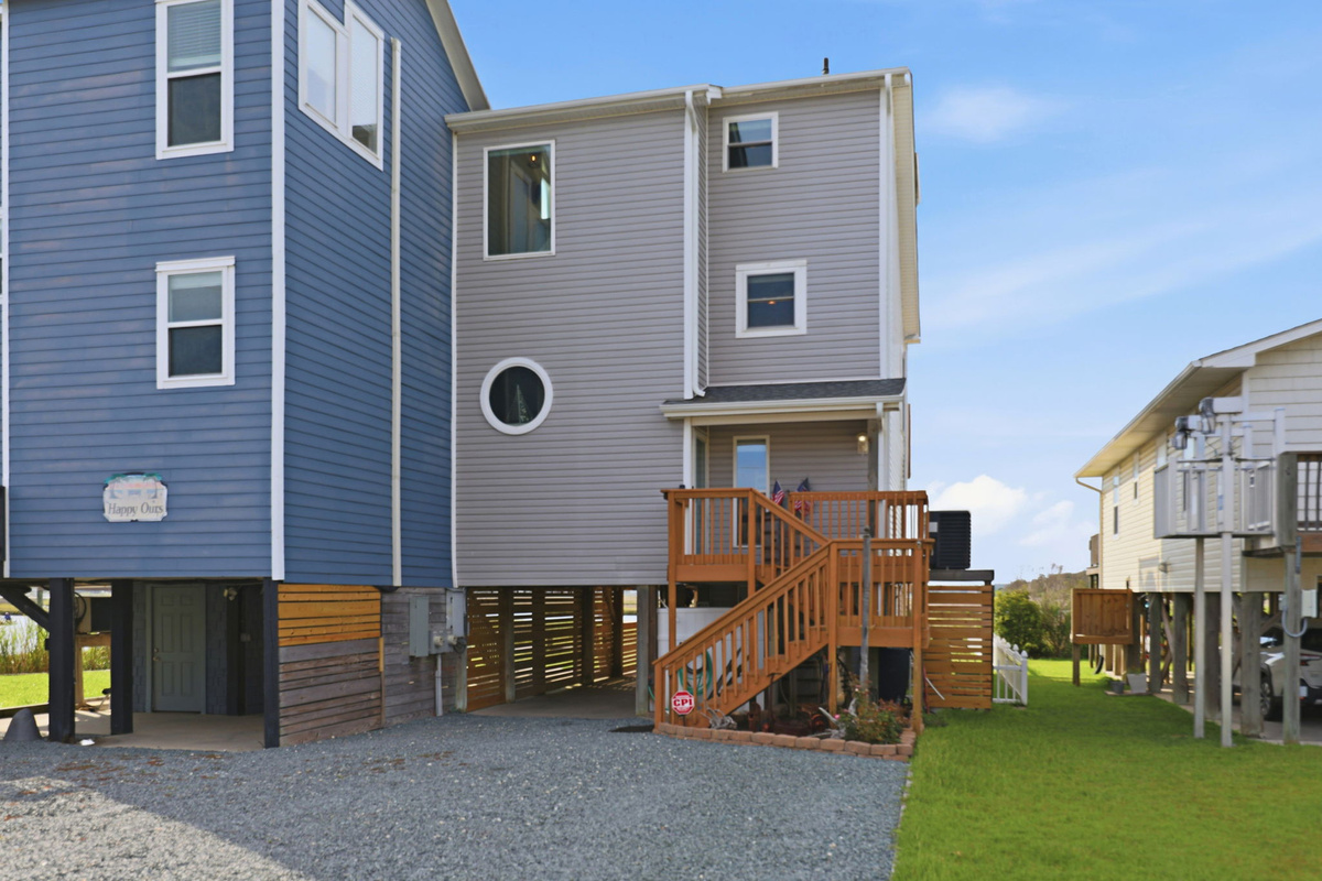 Welcome to your coastal escape, The Downeastah!