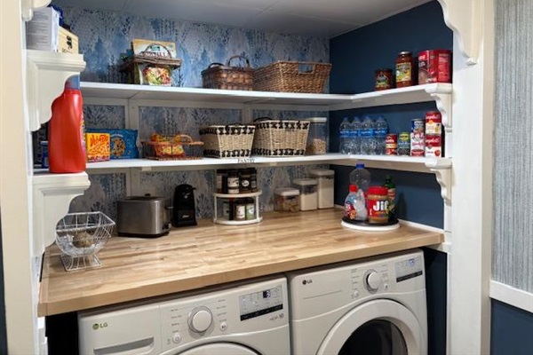 Kitchen Pantry/Laundry