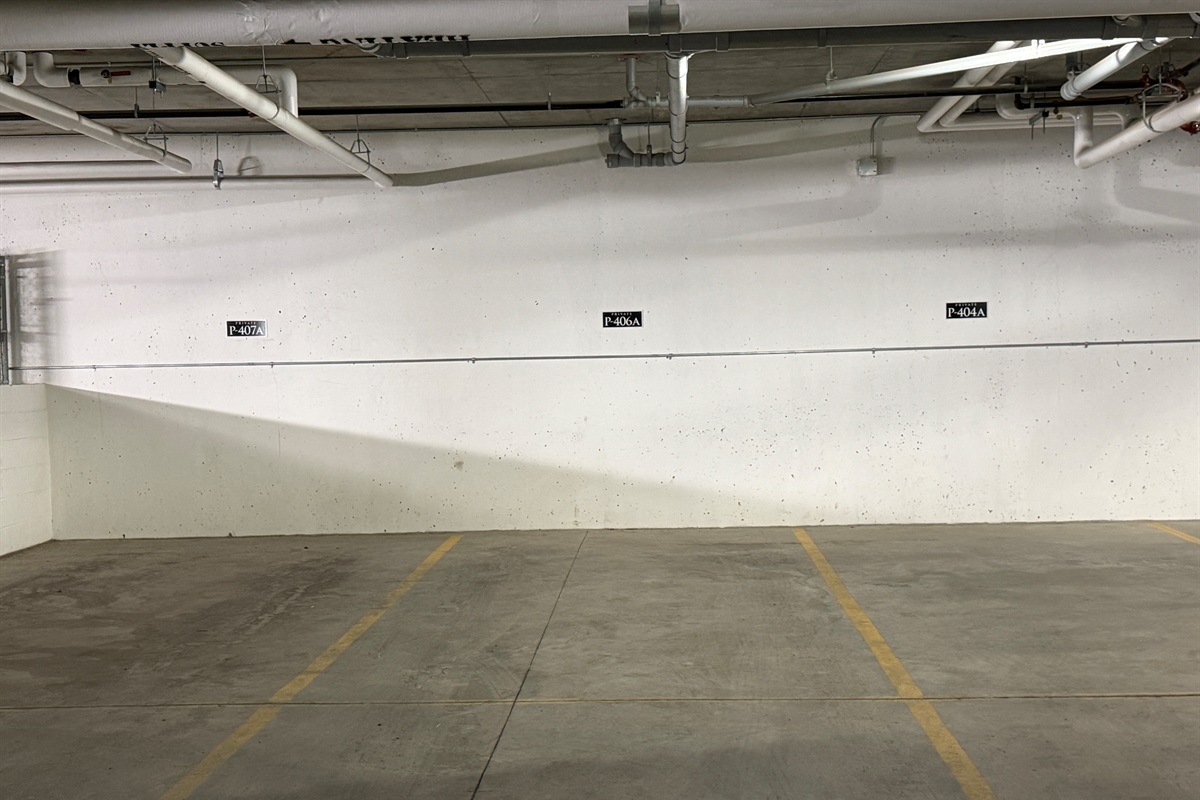 P 406A - Tandem style parking for 2 vehicles