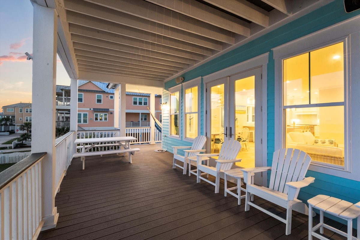 b30167c8640a487eb080d66502760d44 Large | Beachhouse | Texas | TX | Vacation Homes | Galveston | Crystal Beach | Kokomo | Breezy Days | Beachfront Elegance | Sunrise Serenity | Southern Sands Property Management, LLC