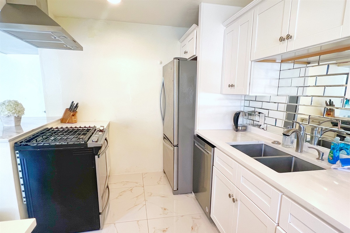 Thoughtfully designed with everything you need to make mealtime a breeze.