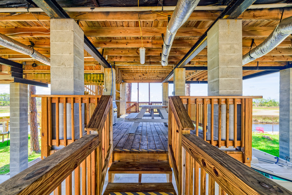 Access to lower level deck